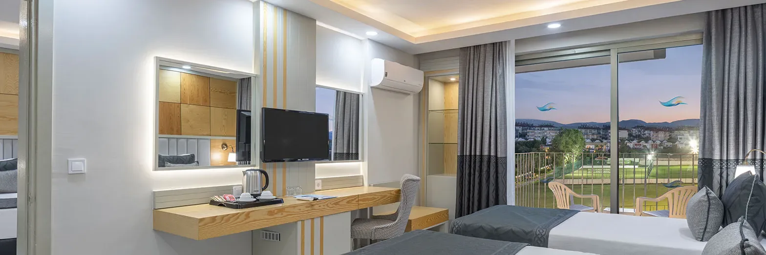 Deluxe Aile Odası Bahçe Manzaralı